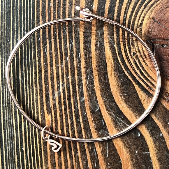 ORIGAMI OWL • rose gold teardrop bangle bracelet heart tag jewelry classy subtle - Picture 5 of 15